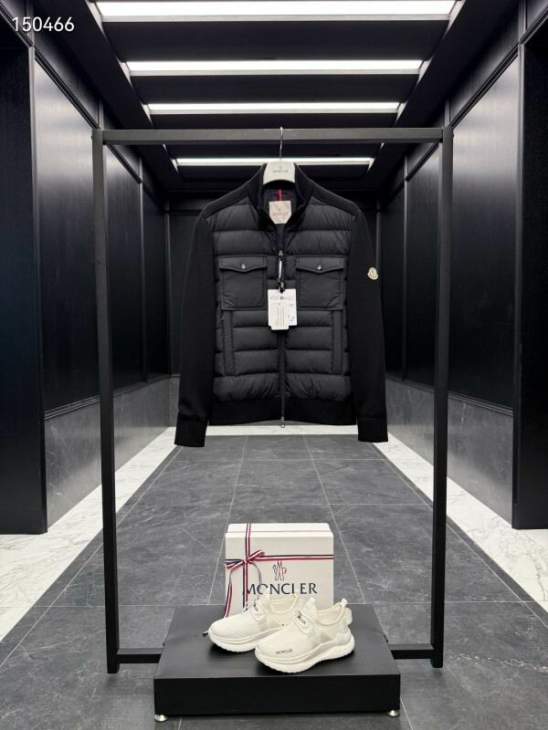 Picture of Moncler Down Jackets _SKUMonclersz1-526yr26536984